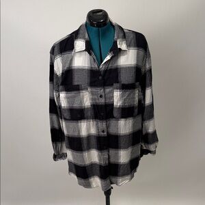 Ava & Viv Black and White Plaid Button Down Shirt
